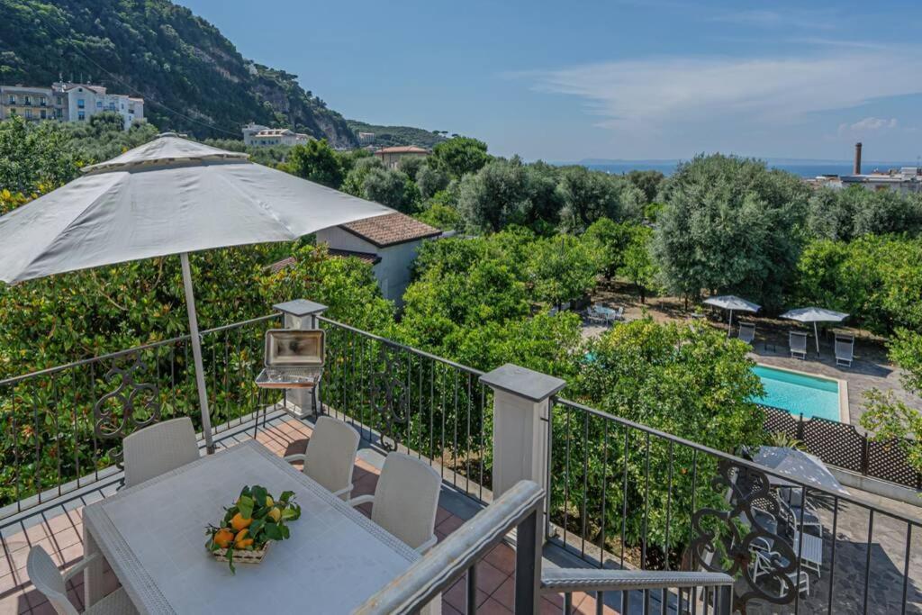 Ferienwohnung Casa Gege', For Up To 5 Guests, Shared Pool, Sorrento Center Exterior foto
